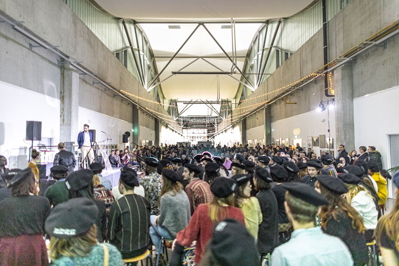 Remise de diplôme allée centrale