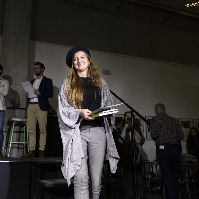 Etudiante lors de la remise de diplôme